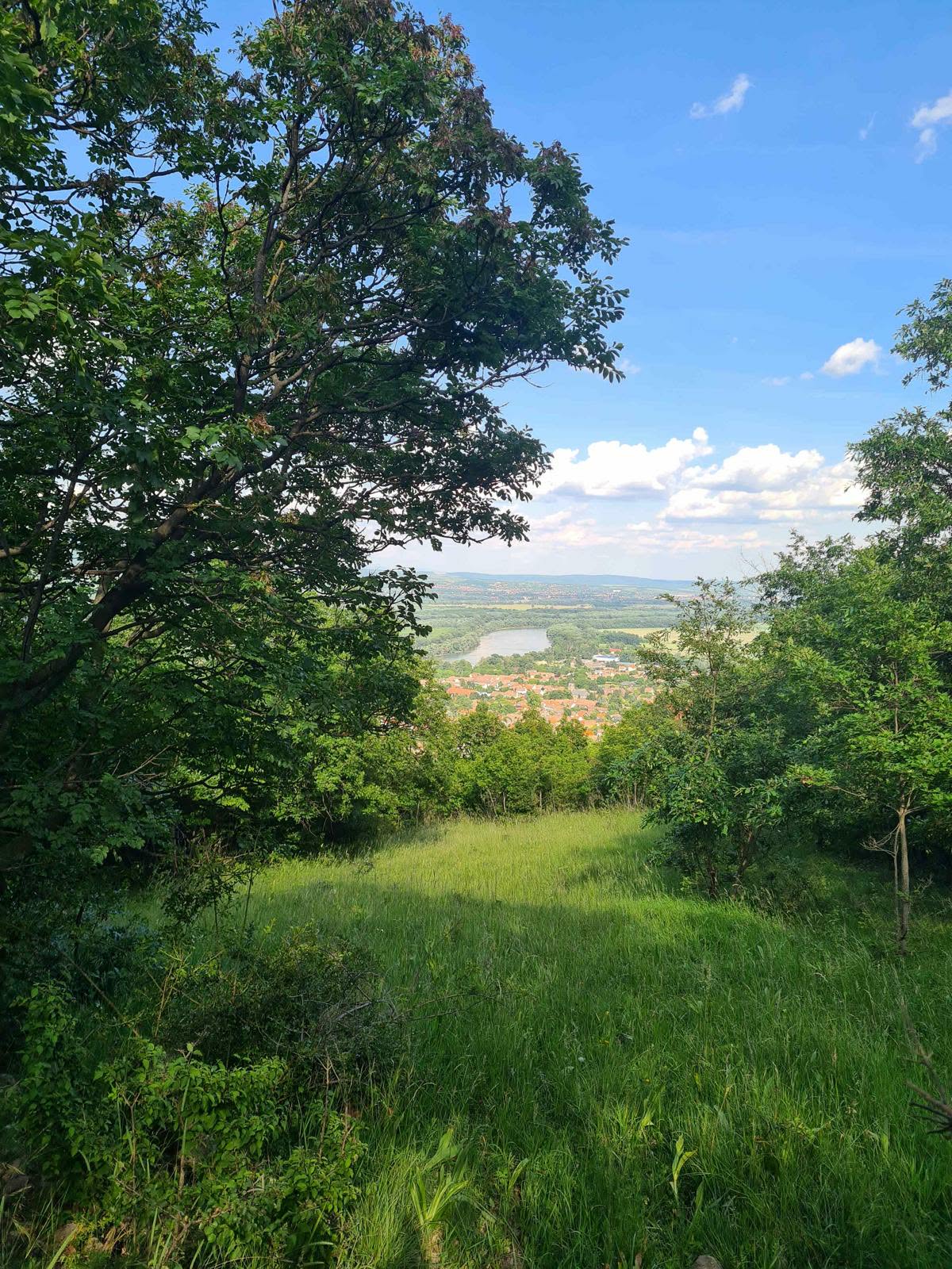 A dunabogdányi panorámás terület kilátása a Dunakanyarra
